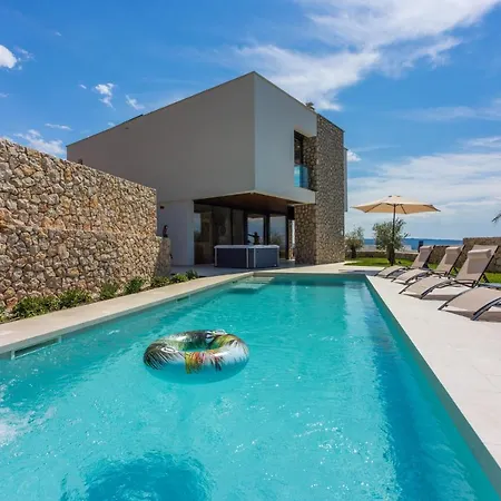 Carolea Villa