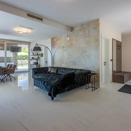 Carolea * קריקווניצה