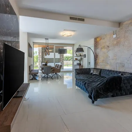 Carolea Villa