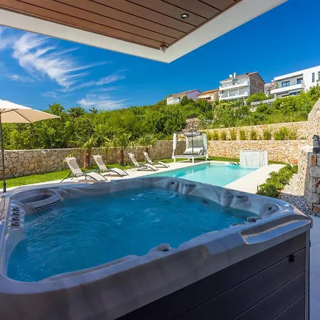 Carolea קריקווניצה