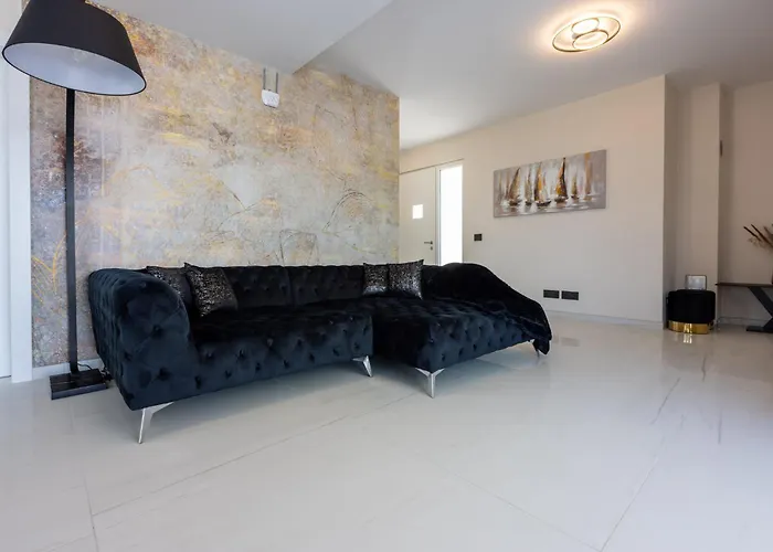 Carolea * Crikvenica